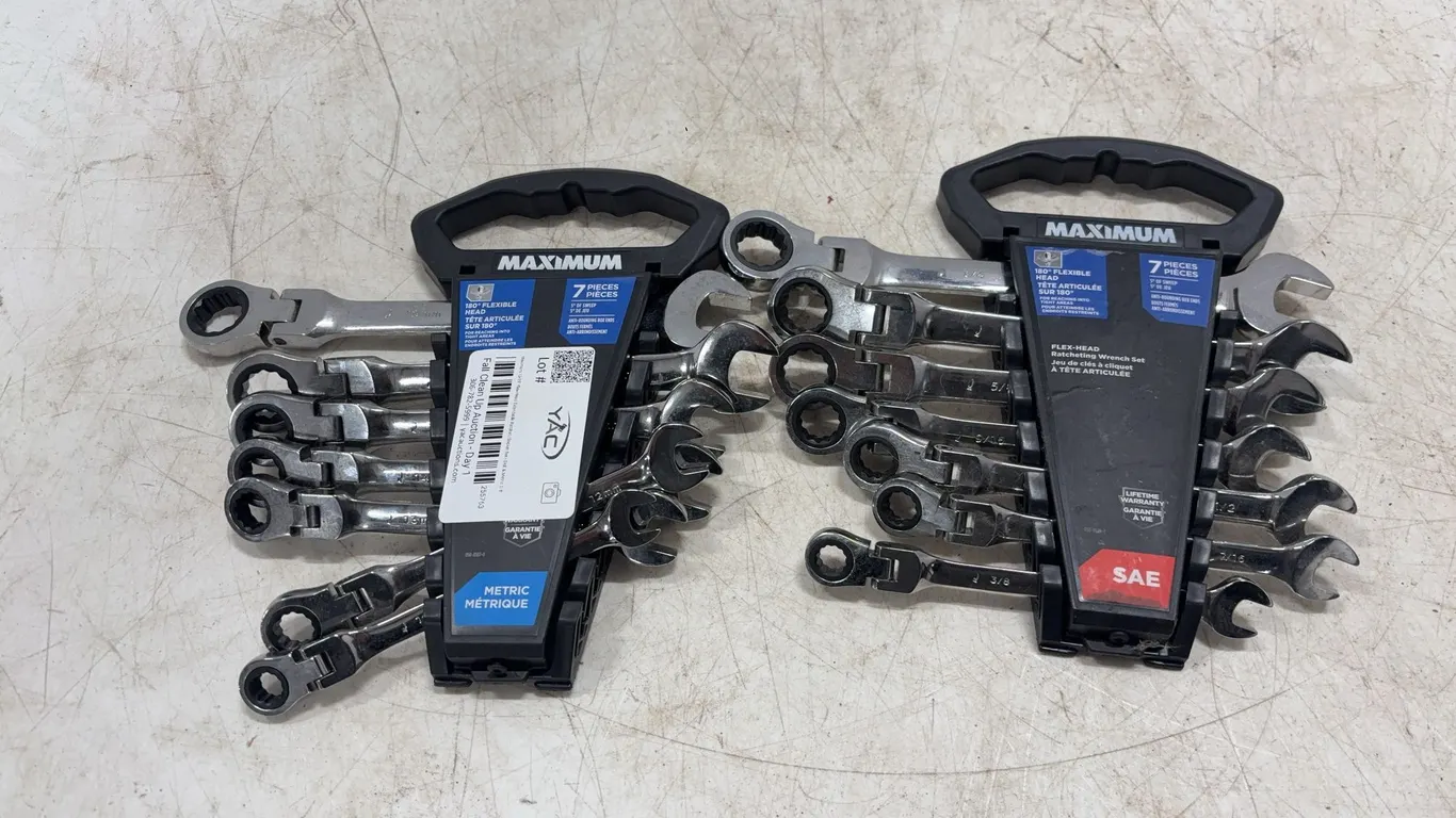 Maximum 10-15" Flex-Head Extendable Ratchet./Socket Set - SAE & Metric 3/8"