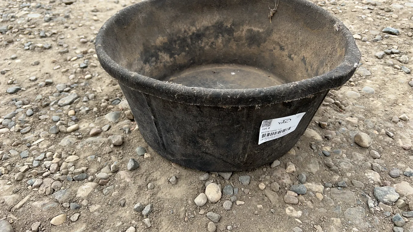 Mineral Feeder Tub