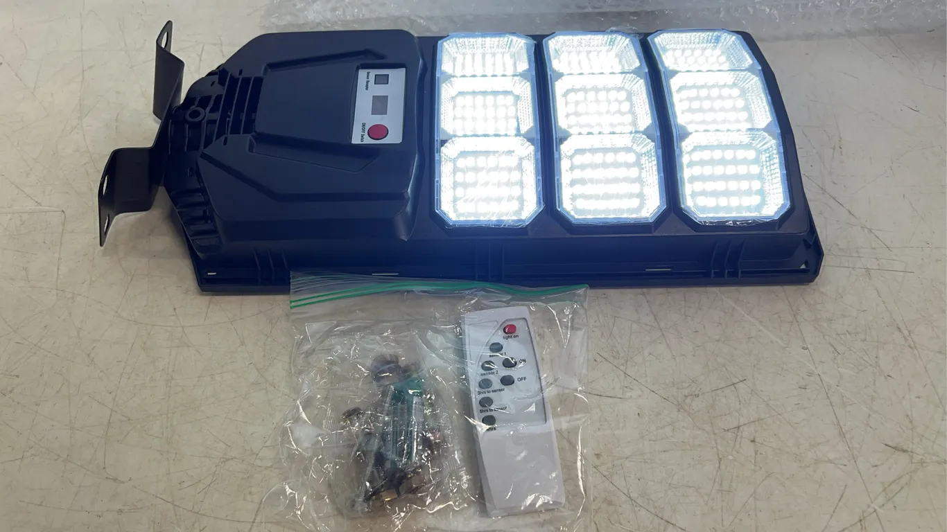 LED Solar Yard Light W/ Remote
