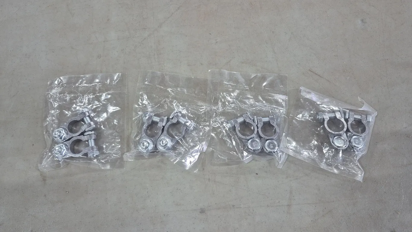 Battery Terminals Plus/Minus