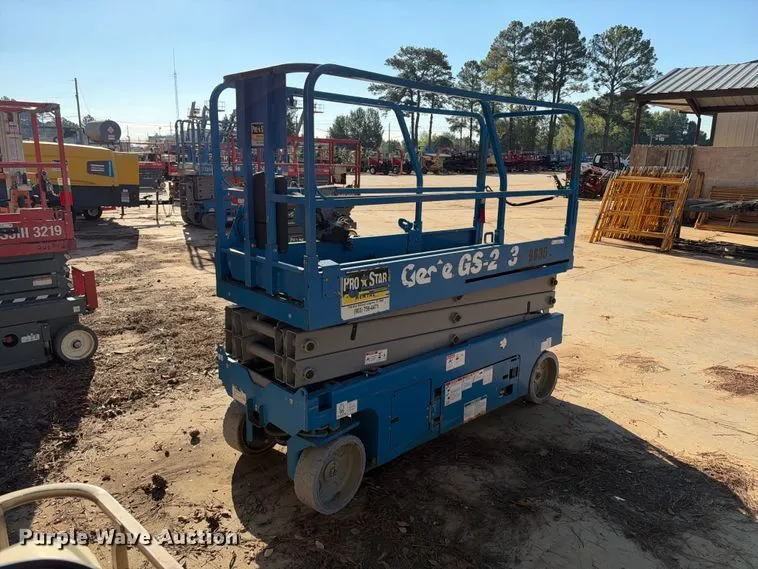 Genie GS-2032 scissor lift