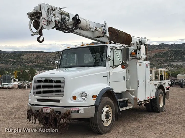 2003 Freightliner FL112 digger derrick truck