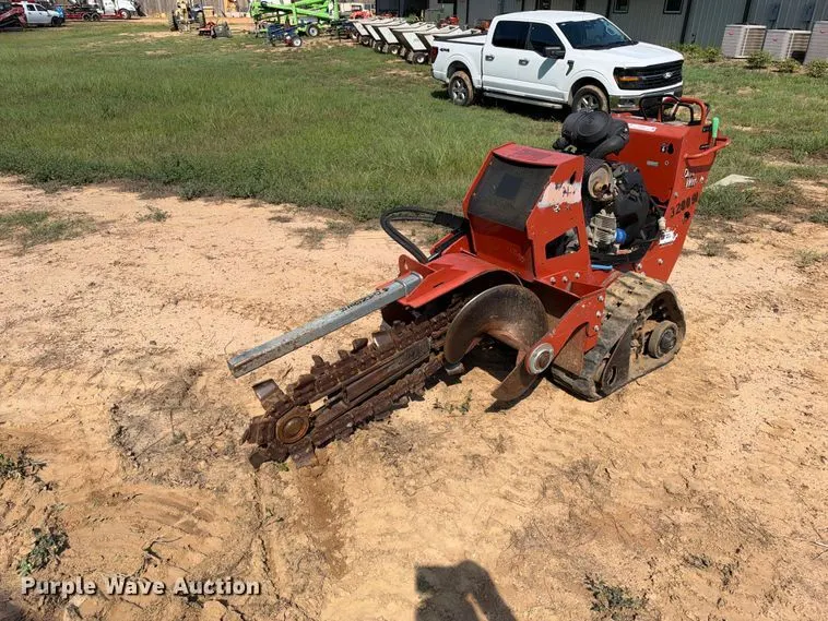 2018 Ditch Witch C24X trencher