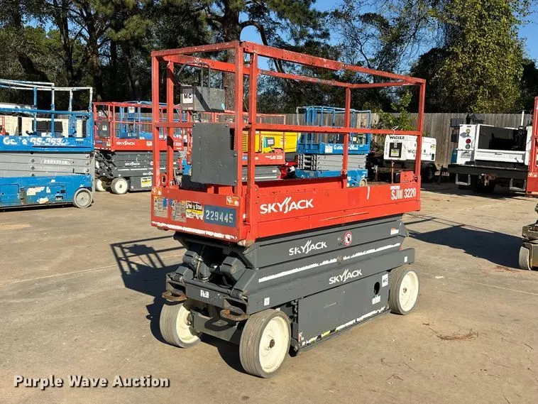 Skyjack SJIII 3220 scissor lift