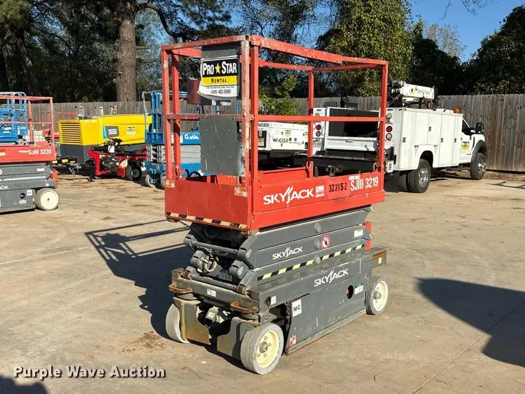 2016 Skyjack SJIII 3219 scissor lift