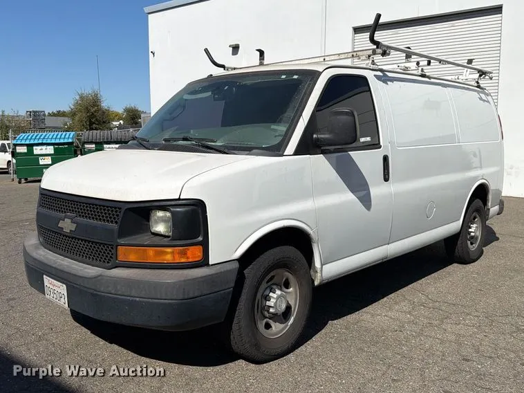 2017 Chevrolet Express 2500 van