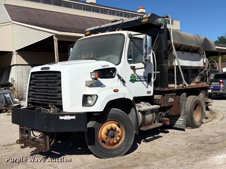 2014 Freightliner 108SD dump truck