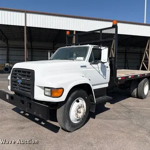 1997 Ford F800 flatbed truck