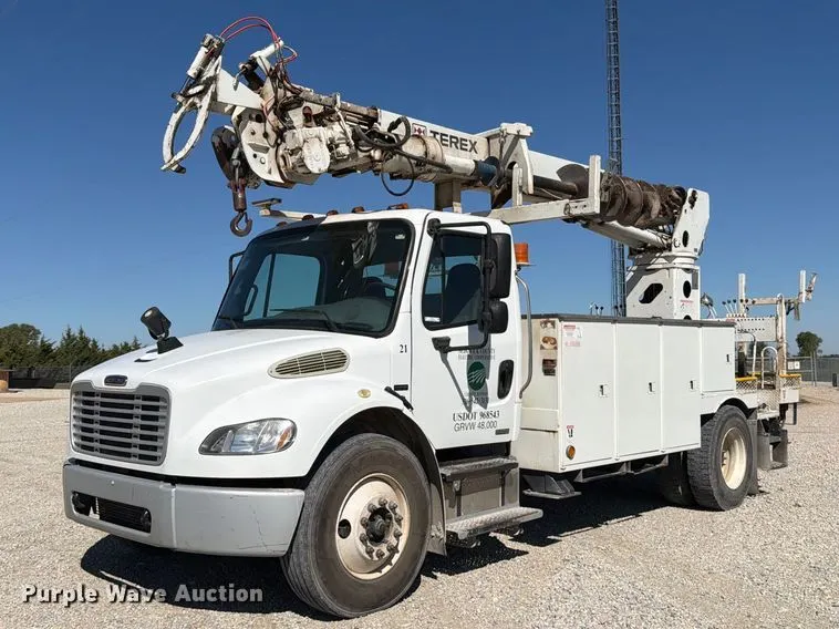 2007 Freightliner Business Class M2 digger derrick truck