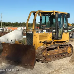 2000 Caterpillar D5C dozer