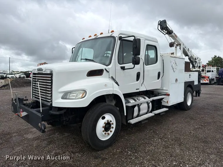 2012 Freightliner Business Class M2 Crew Cab utility / service truck