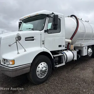 2013 Volvo VHD vacuum truck
