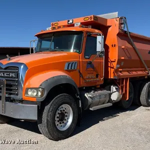 2007 Mack CTP 713 dump truck