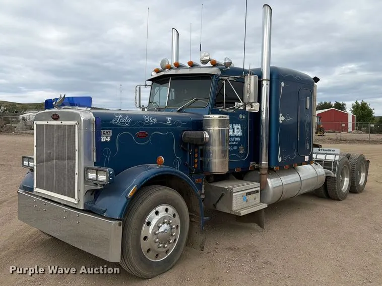 1984 Peterbilt 359 semi truck
