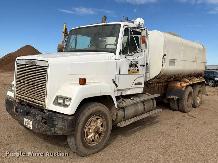 1989 Freightliner Conventional water truck