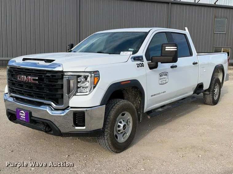 2021 GMC Sierra 2500 4X4 Crew Can pickup truck