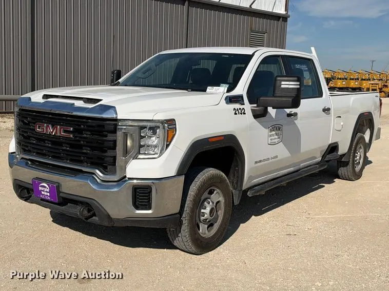2021 GMC Sierra 2500 4X4 Crew Cab pickup truck
