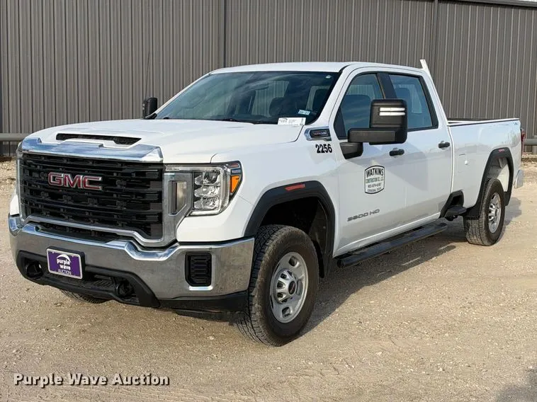2022 GMC Sierra 2500 4X4 Crew Cab pickup truck