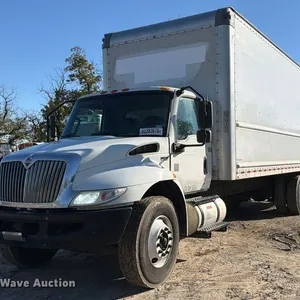 2021 International MV607 box truck