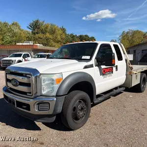 2016 Ford F550 Ext. Cab flatbed truck