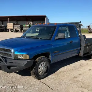 1999 Dodge Ram 3500 Ext. Cab flatbed pickup truck