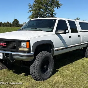 1999 GMC Sierra 3500 Crew Cab pickup truck