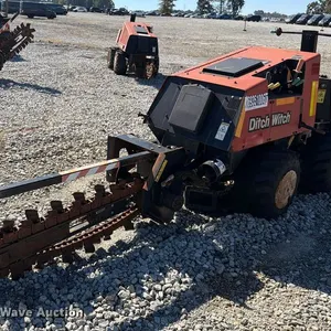 2015 Ditch Witch 410SX trencher