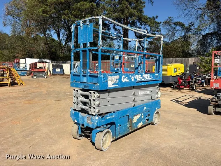 Genie GS-2632 scissor lift