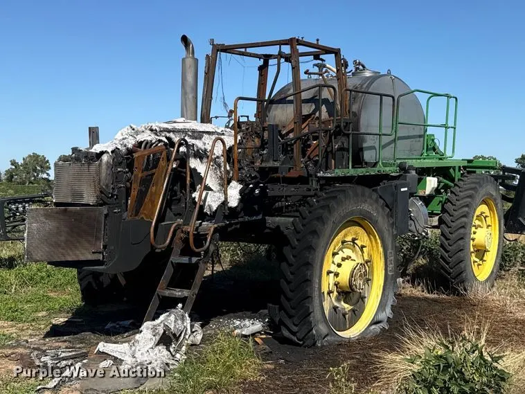 2011 John Deere 4930 sprayer
