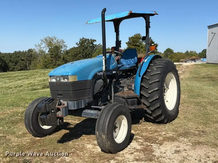 2000 New Holland TN75 tractor