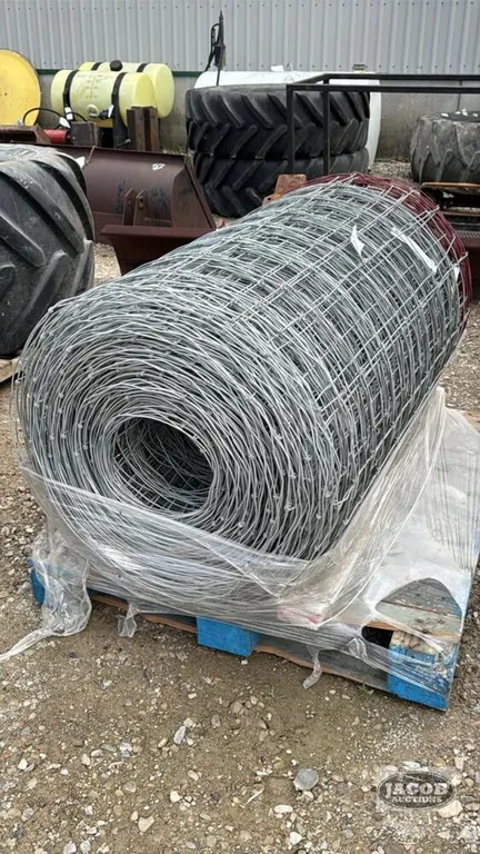 660FT OF 48IN PAGE WIRE