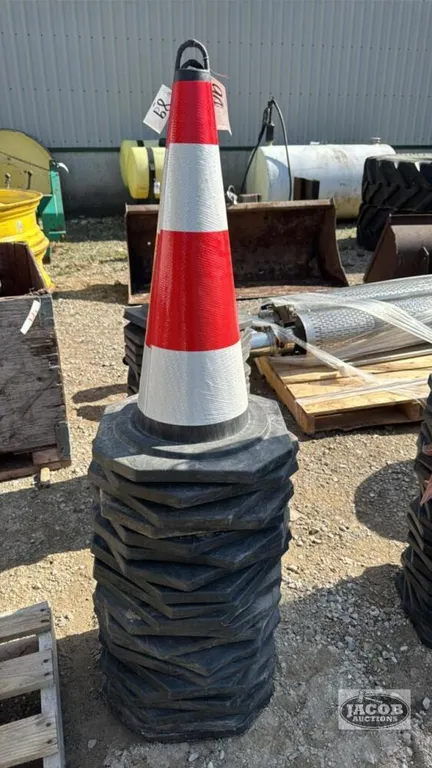 (20) 28IN SAFETY CONES