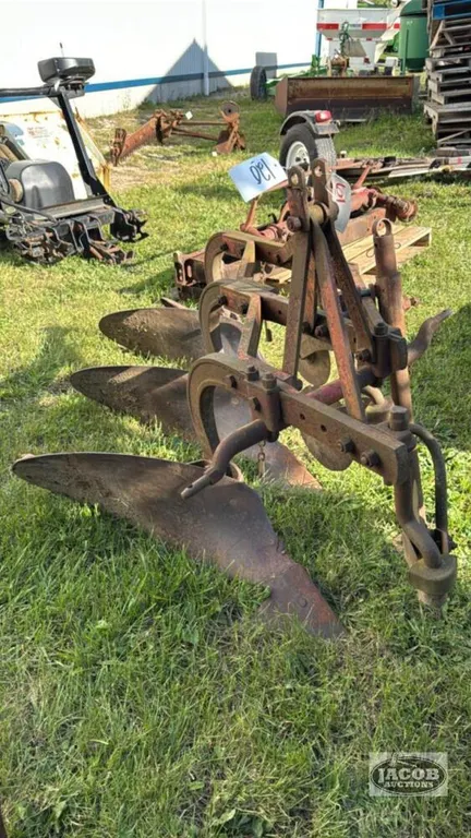 MASSEY HARRIS 3 FURROW PLOW