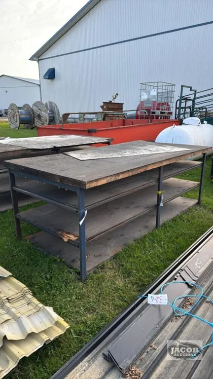 WOODEN AND METAL WORK BENCH