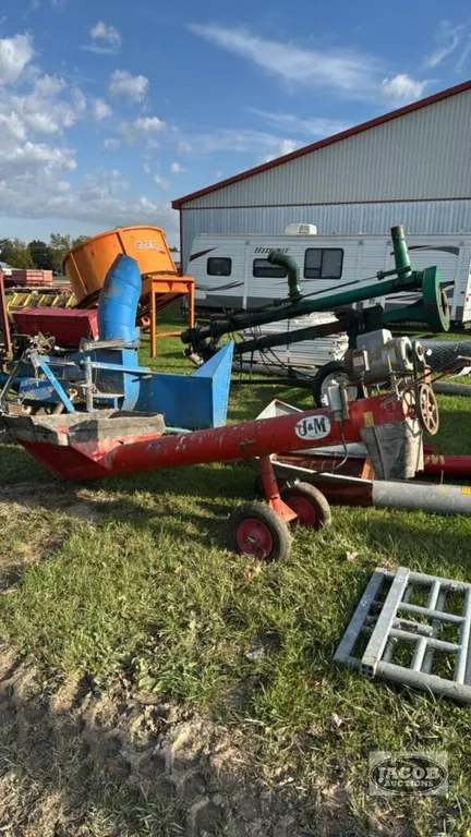 J&M 8FT X 8IN ELECTRIC TRANSFER AUGER