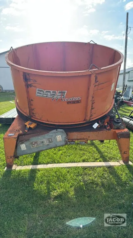 VALMETAL BALE MASTER ELECTRIC CHOPPER