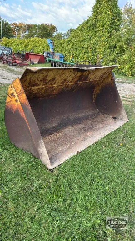 8FT MATERIAL BUCKET