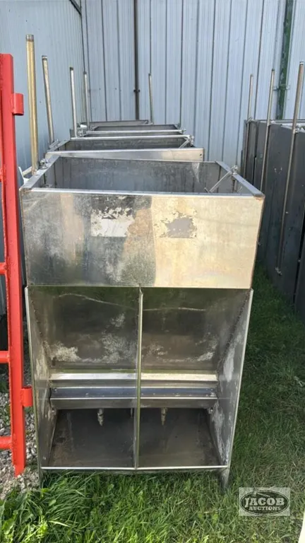 (5) CRYSTAL SPRINGS 24IN DBL SIDED WET/DRY FEEDERS