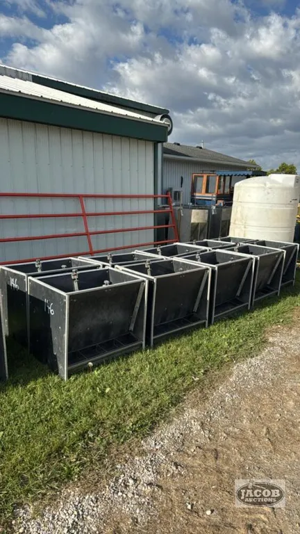 (10)DBL SIDED VERBA PLASTIC & METAL WEANER FEEDERS