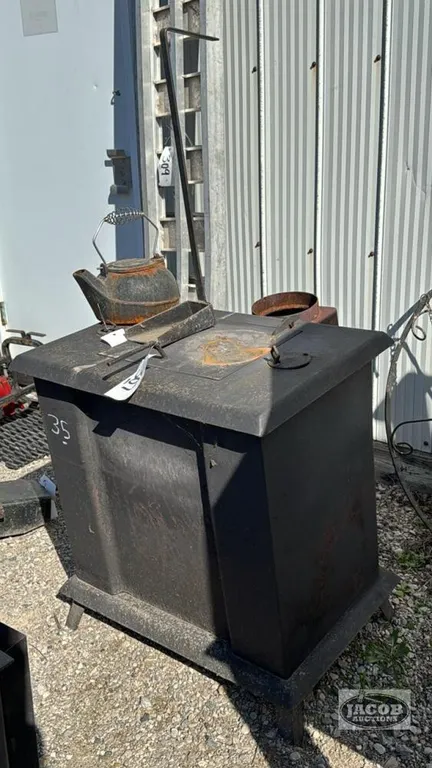 WOODSTOVE WITH ACCESSORIES