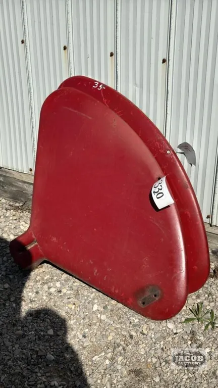 PAIR OF FENDERS OFF FARMALL H