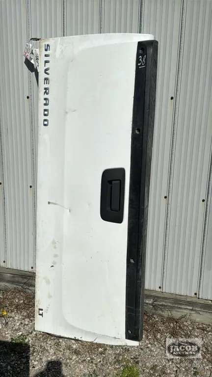 CHEVY TAILGATE
