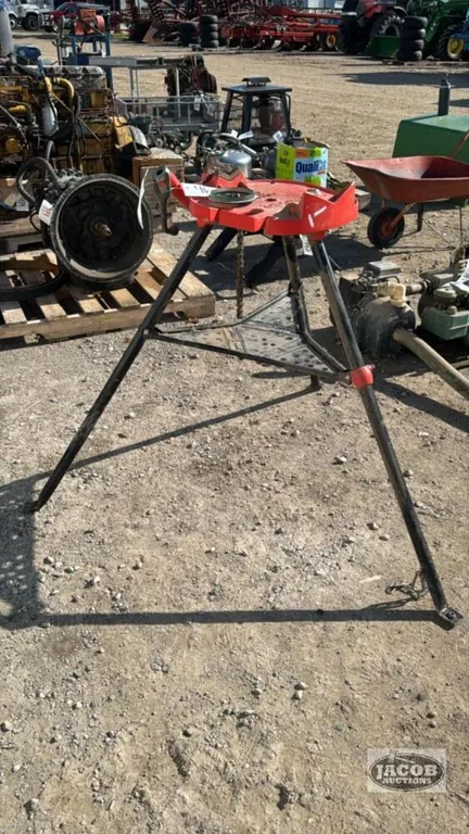 RIDGID TRIPOD PIPE VICE