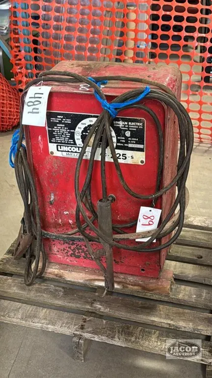 LINCOLN AC225 S WELDER