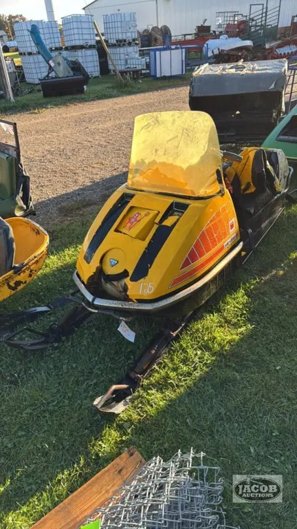 NOT RUNNING: SKI-DOO 335 SNOWMOBILE