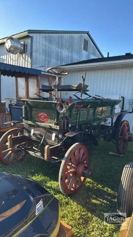 HORSELESS CARRIAGE