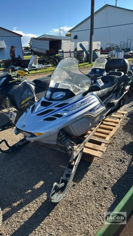 NOT RUNNING: 2002 SKI-DOO 500 GRAND TOURING SNOWMOBILE