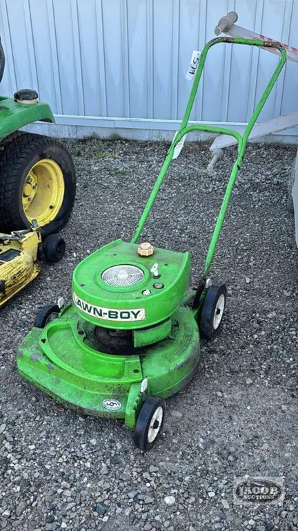 LAWN-BOY PUSH MOWER (UNTESTED)