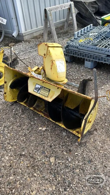 JOHN DEERE 37A 38IN FRONT MOUNT SNOWBLOWER