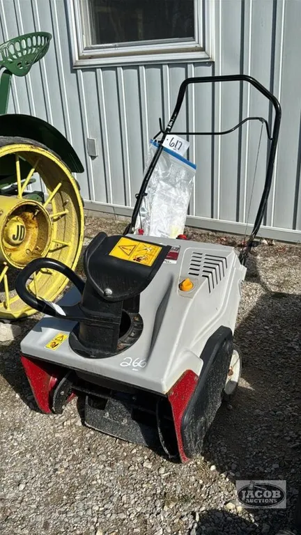 WHITE WALK BEHIND SNOWBLOWER